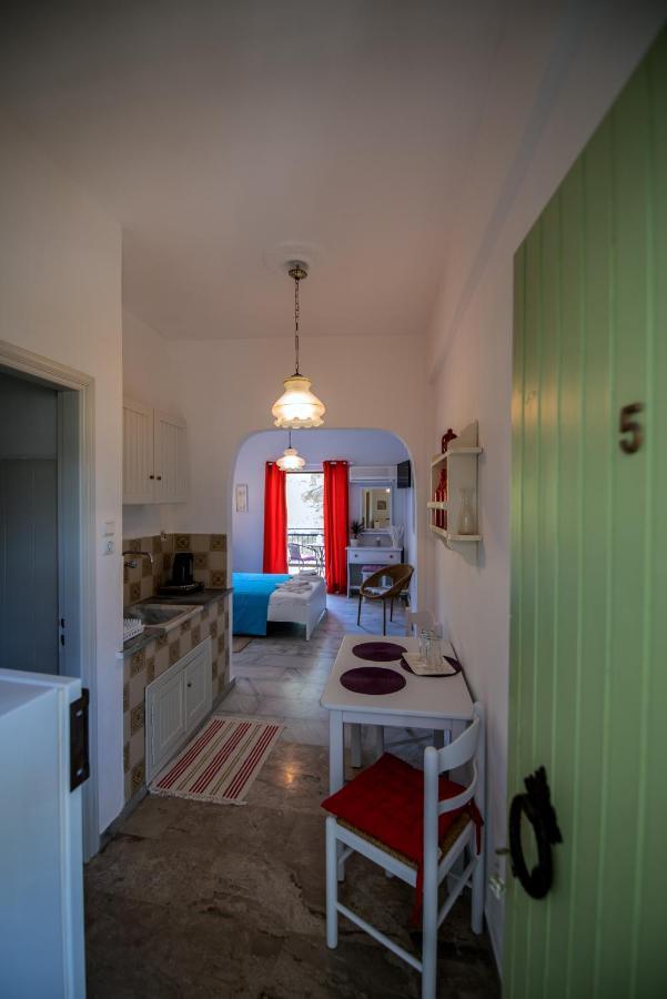 Stella Studios Poros Town Luaran gambar