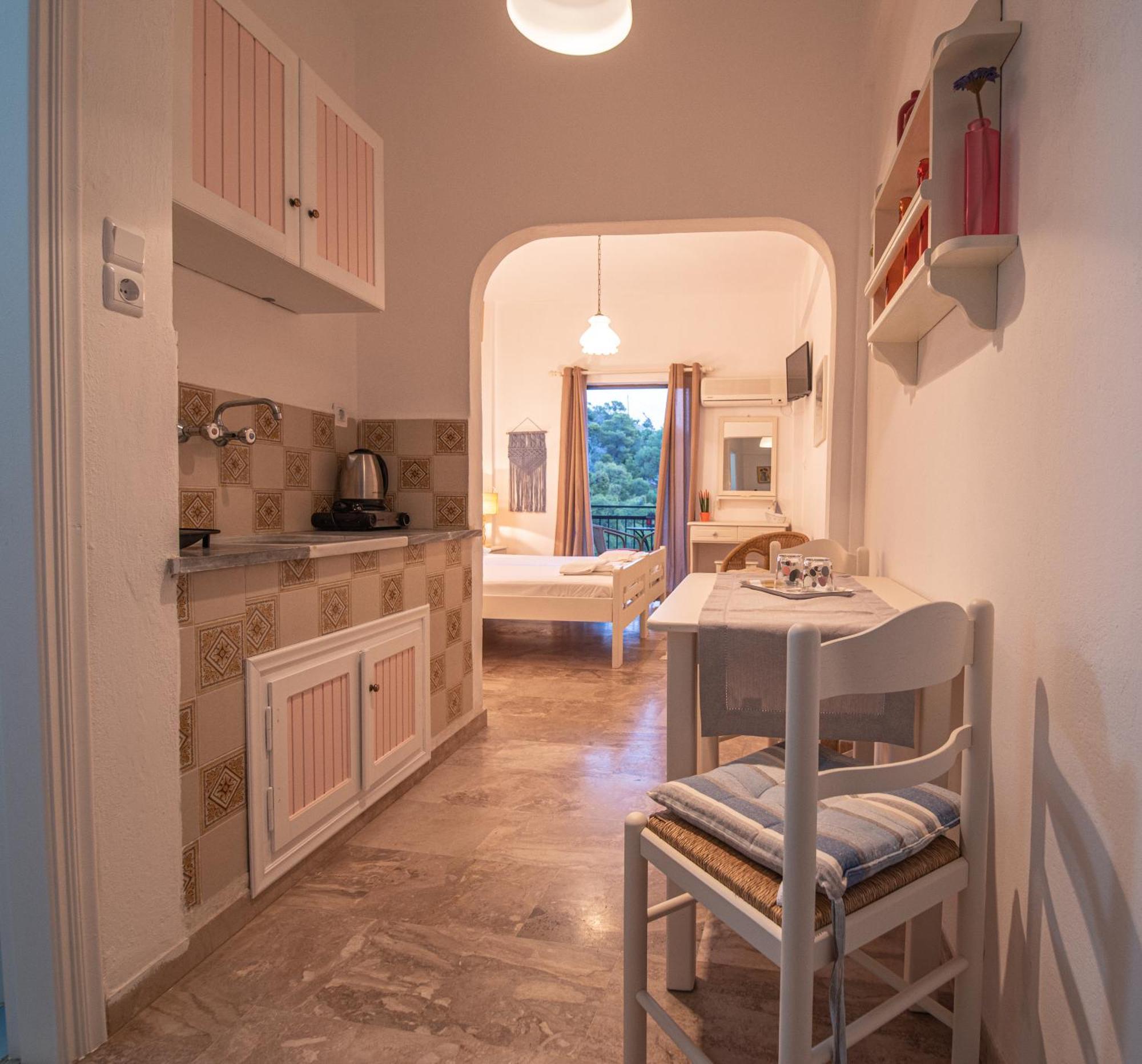 Stella Studios Poros Town Luaran gambar