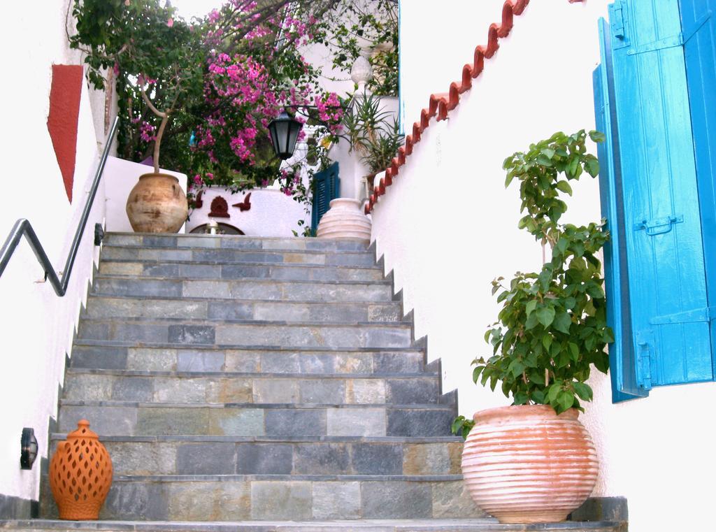 Stella Studios Poros Town Luaran gambar